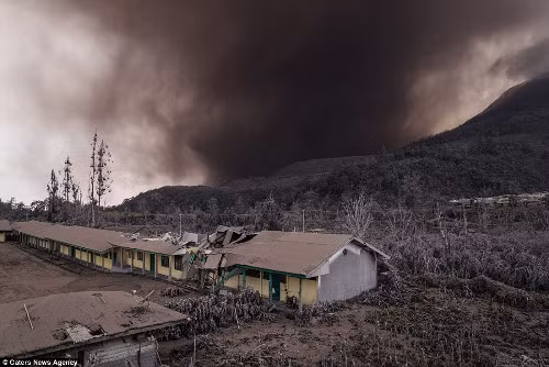 Núi lửa Sinabung chỉ là 1 trong số hơn 120 ngọn núi đang hoạt động ở Indonesia. 