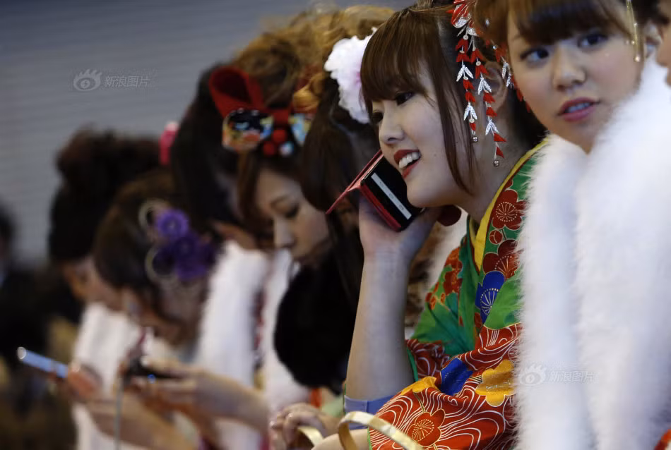  Những hình ảnh xinh đẹp của thiếu nữ Nhật Bản trong ngày lễ trưởng thành đã trở thành tiêu điểm trên mạng xã hội khi được đăng tải, nhận được rất nhiều lời tán dương nhan sắc của những thiếu nữ này.