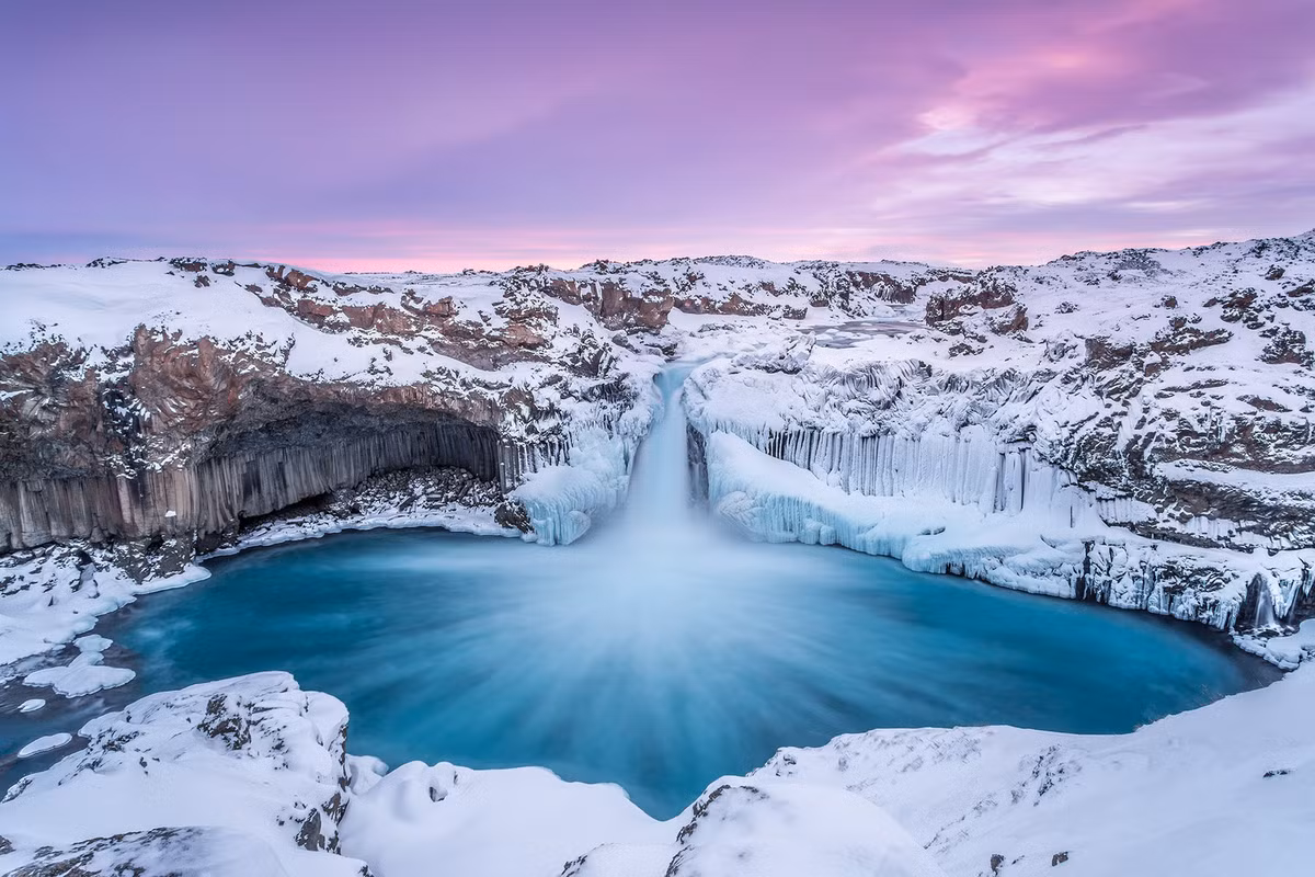 Những cảnh sắc thiên nhiên ngoạn mục, vẻ đẹp hoang sơ của thác nước Aldeyjarfoss ở phía Bắc Iceland đẹp đến nao lòng qua ống kính của nhiếp ảnh Makus van Hauten (Đức) 