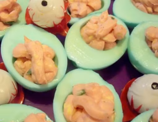 Món trứng quỷ trông giống bộ não kỳ dị, sống động, nhưng khi ăn thì thơm ngon, béo bùi.