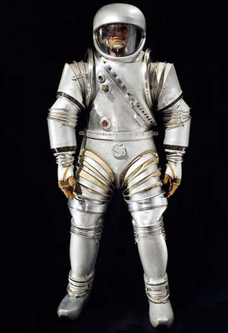 Hầu hết các phi hành gia đều cao thêm 2,5 inch khi ở ngoài vũ trụ.