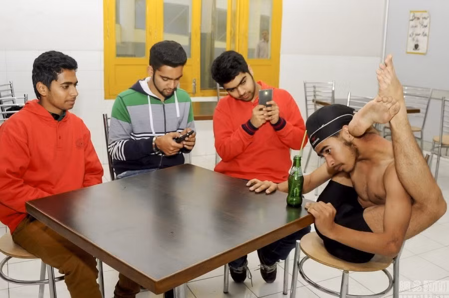 Jaspreet hiện cố gắng chăm chỉ rèn luyện cơ thể để có thể thực hiện những động tác khó hơn.