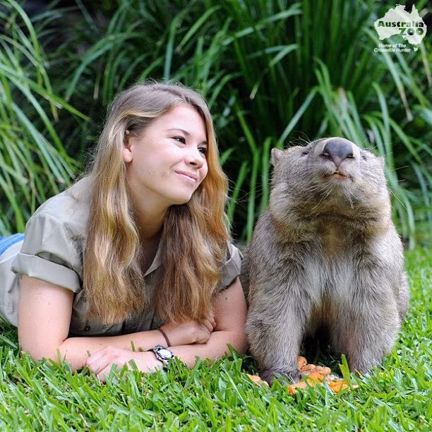 Cha cô – ông Steve Irwin đã khuyên cô một câu mà cô ghi nhớ suốt đời.