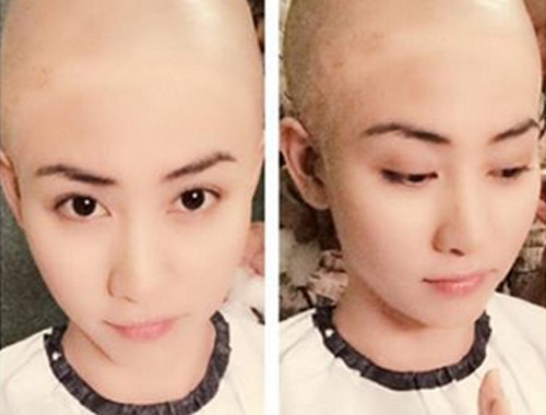 Hình ảnh cạo trọc đầu của Ngân Khánh để làm ni cô trong phim "Mỹ nhân Sài thành" khiến nhiều fans khá sốc. Tuy nhiên, đây chỉ là tạo hình hóa trang. Dù xuất hiện với phần đầu trọc nhưng Ngân Khánh vẫn nhận được rất nhiều lời khen ngợi vì vẻ ngoài xinh như baby.