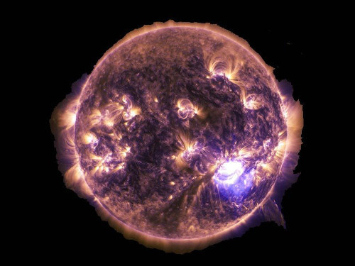 Bầu khí quyển mỏng khiến cho việc chắn các bức xạ có hại như tia cực tím từ mặt trời trên sao Hỏa kém đi. Bức xạ này có thế gây tổn hại đến tế bào thực, động vật, thậm chí gây tử vong.