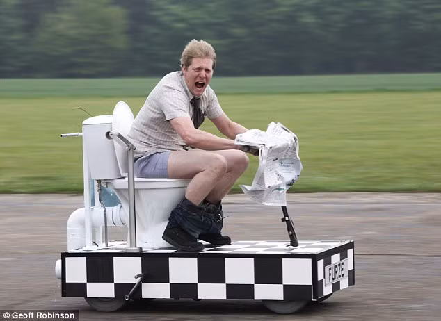 Toilet nhanh nhất thế giới có lẽ là kỷ lục vô nghĩa nhất bởi theo khảo sát, chẳng ai quan tâm tới việc toilet có thể lướt đi với tốc độ cao hay không.