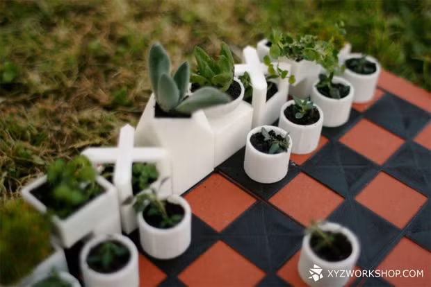 Bàn cờ độc đáo này mang đến cho người chơi rất nhiều cảm xúc kỳ lạ bởi toàn bộ chậu cây trồng này đều được tạo ra nhờ công nghệ in 3D.