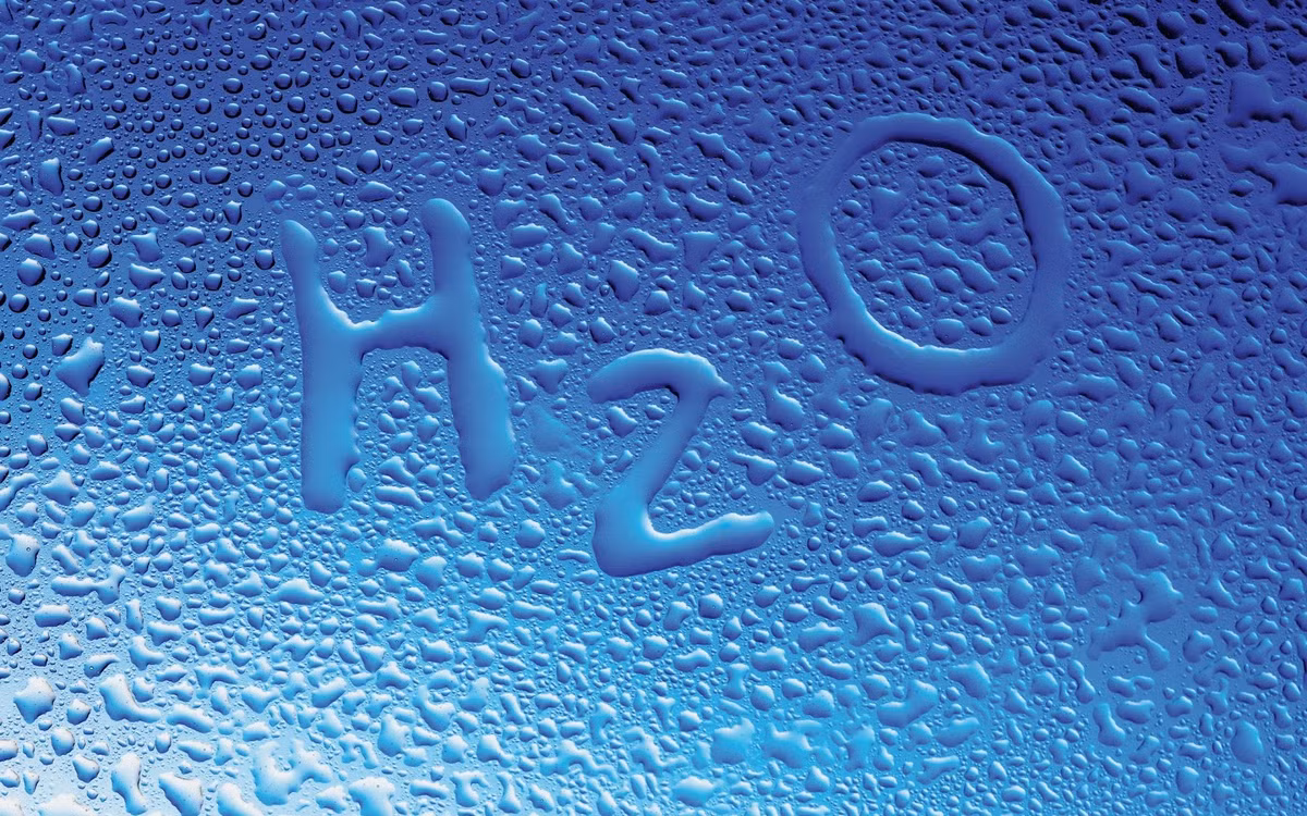 Nước chỉ cấu thành nên 0.07% trái đất về mặt khối lượng và 0.04% về mặt số lượng.