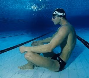 Kỉ lục nín thở dưới nước lâu nhất thế giới là 22 phút.