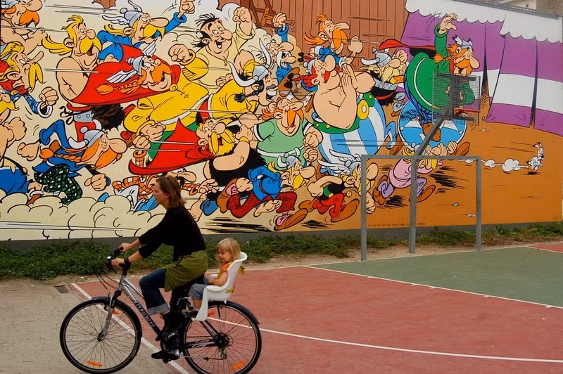 Truyện tranh là niềm tự hào to lớn của Bỉ - một trong những quốc gia nơi truyện tranh phát triển từ một loại sách truyện thông thường thành một môn nghệ thuật theo cách riêng của mình.