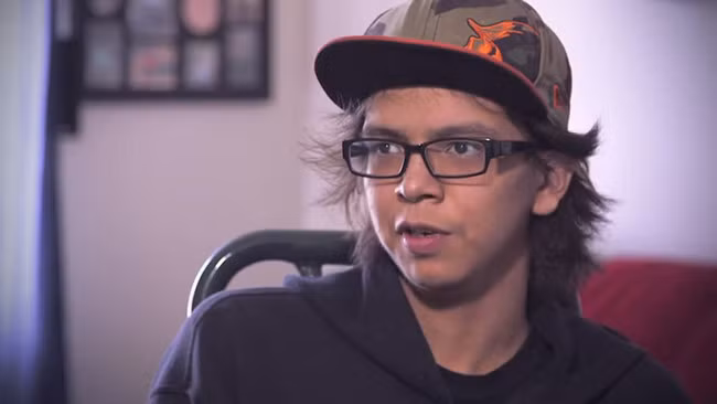 Nhưng ngay cả Joe cũng không thể ngờ được rằng Sako lại có thể giúp cậu sống sót qua quãng thời gian khó khăn nhất trong đời.