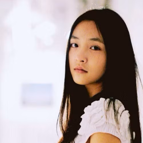 Những hình ảnh của Ngô Thiến được cộng động mạng truyền tay nhau và chia sẻ một cách nhanh chóng, thu hút nhiều sự chú ý.