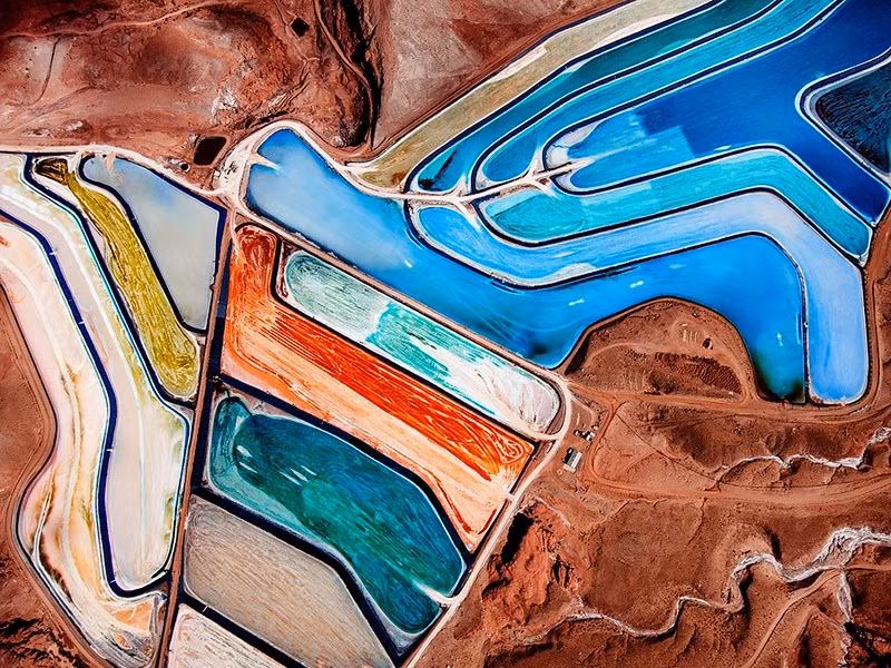 Khi nước bốc hơi hết, chỉ còn lại kali và muối, chúng được gom lại và gửi về cơ sở sản xuất, chế biến.