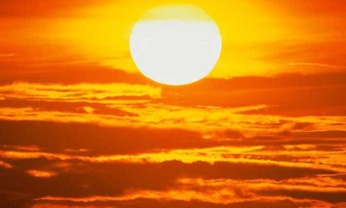 Cứ mỗi giây, Mặt trời giải phóng ra một số lượng hạt netrino nhiều gấp 10 lần dân số trên Trái đất.