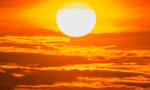 Cứ mỗi giây, Mặt trời giải phóng ra một số lượng hạt netrino nhiều gấp 10 lần dân số trên Trái đất.