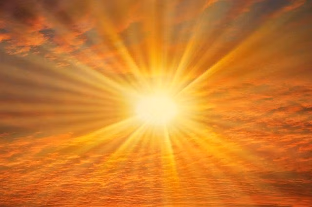 Mặt trời được cho là đã hoàn thành 20 chu kì xung quanh tâm thiên hà, và kể từ khi con người xuất hiện cho đến nay nó đã đi được 1/1250 vòng.