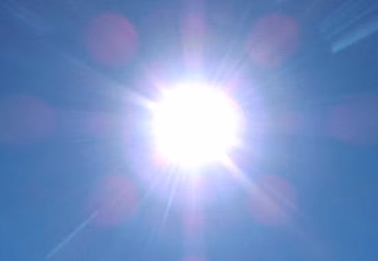 Theo nhà khoa học Ray Kurzweil, nhu cầu sử dụng năng lượng của thế giới có thể được đáp ứng chỉ với 1/10.000 năng lượng ánh sáng Mặt trời chiếu trên Trái đất.