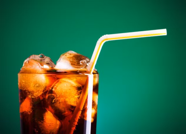 Chim ruồi đốt cháy nhiều năng lượng với hàng loạt hoạt động bay lên, nhào xuống tốc độ cao. Nếu có kích thước của một con người, chim ruồi sẽ tiêu thụ năng lượng ở mức hơn cao hơn 10 lần so với một vận động viên marathon Olympic.