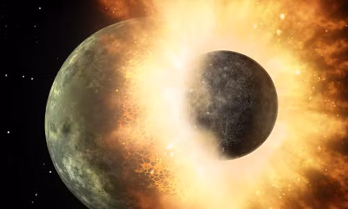 Thuyết tác động. Giả thuyết này có vẻ như hợp lý hơn những giả thuyết trước bởi nó giải thích được sự tương đồng về thành phần hóa học của Trái đất và Mặt trăng. Tuy nhiên, giả thuyết lại không giải thích được lý do tại sao Mặt trăng và Trái đất giống hệt nhau về mặt hóa học. Các nhà khoa học gọi những vật thể tác động đến Trái đất là "Theia". "Theia" là mẹ của nữ thần Mặt trăng Selene.