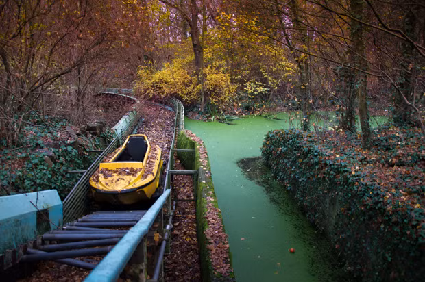Công viên Spreepark xây dựng tại thủ đô Berlin, Đức với những mảng màu tự nhiên đầy sống động.