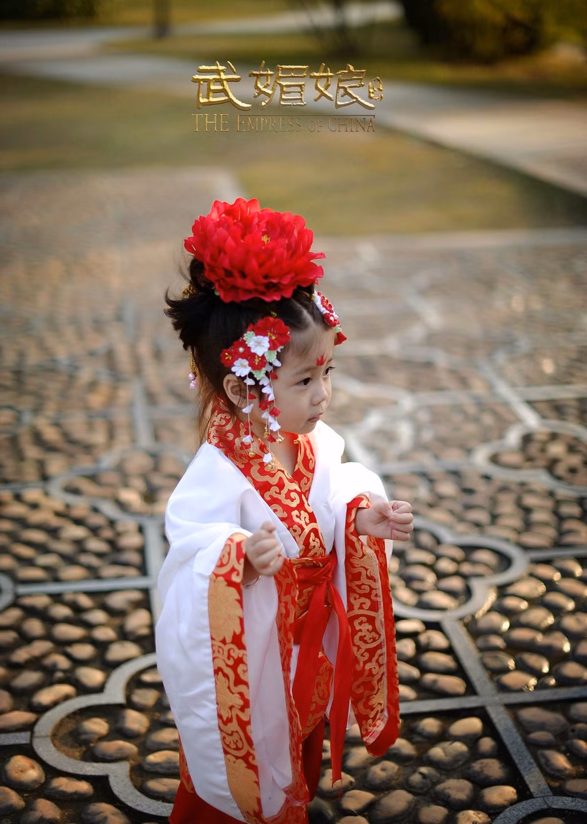  Sự kết hợp đặc biệt này khiến cho nhiều người không thể cầm lòng mà khen ngợi cô bé.