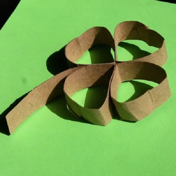 Hay một nhánh cỏ bốn lá may mắn đều có thể là đồ chơi hoặc đồ trang trí thú vị trong nhà.