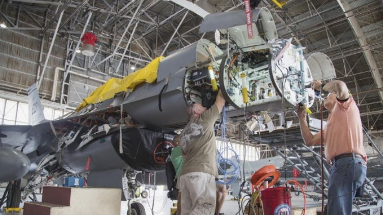 Sau khi hoàn thành nâng cấp, hệ thống radar kiểm soát hỏa lực APG-83 giúp F-16V có được những khả năng chiến đấu không đối không và không đối đất của các dòng tiêm kích thế hệ thứ 5. Northdrop Grumman cũng là đơn vị cung cấp các loại radar AESA cho dòng máy bay tối tân nhất hiện nay của Mỹ là F-22 Raptor và F-35 Lightning II.