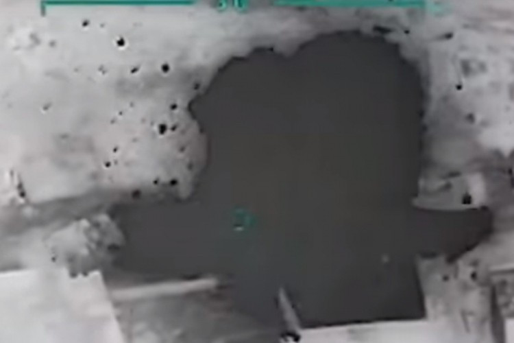 Trong khi các nguồn tin khác nói rằng bệ phóng và radar của hệ thống phòng không trên nằm cách nhau rất xa, điều này gián tiếp xác nhận thông tin tổ hợp bị phá hủy có thể chính là S-300.