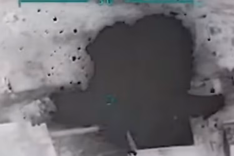 Trong khi các nguồn tin khác nói rằng bệ phóng và radar của hệ thống phòng không trên nằm cách nhau rất xa, điều này gián tiếp xác nhận thông tin tổ hợp bị phá hủy có thể chính là S-300.