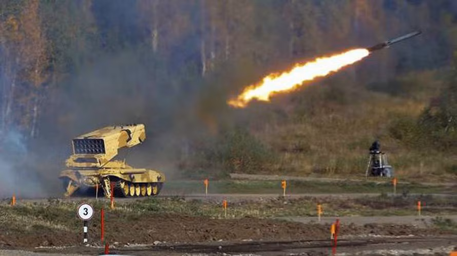 Ông Vladimir Lepin cho biết trên khu vực chiến trường xen lẫn địch - ta theo kiểu “da báo”, các phương tiện sử dụng khung gầm bánh xích không đảm bảo độ cơ động trong chiến đấu.