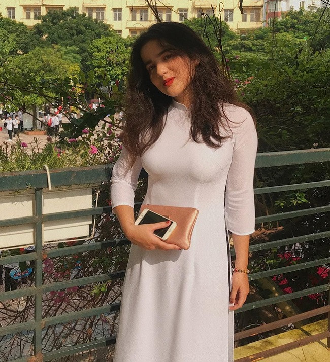 4. Nguyễn Serova Kiều Nga (sinh năm 2001) mang trong mình 2 dòng máu Việt - Nga nên vẻ ngoài có nhiều nét đặc biệt. Đường nét trên gương mặt được nhiều người ví như búp bê.