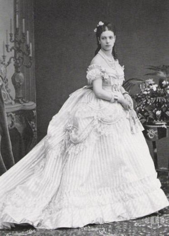 Maria Feodorovna (1847 – 1928) là công chúa Đan Mạch và Hoàng hậu của Nga, tức vợ của Sa hoàng Alexander III. Bà là con gái thứ hai của vua Christian IX của Đan Mạch và hoàng hậu Louise của Hesse-Cassel. (Ảnh: Internet).