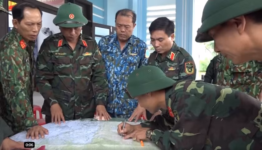 Bo doi tang quan, xe boc thep, truc thang... vao cuu nan Rao Trang 3-Hinh-2