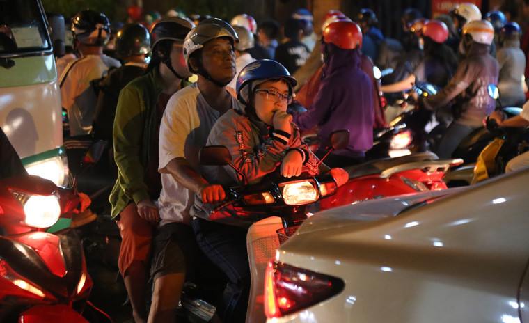 Nhiều trẻ em mệt mỏi...