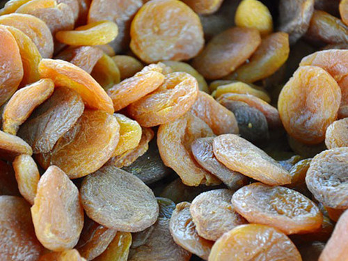 Quả mơ. Mơ chứa nhiều chất xơ khiến bạn luôn cảm thấy no bụng nên không còn tơ tưởng đến các loại thực phẩm khác. Đặc biệt, mơ chứa lượng đường không lớn, lượng beta – carotene rất có lợi cho bệnh nhân tiểu đường.