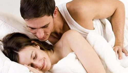 Ngay cả khi đảm bảo các điều cấm kị trên thì cặp đôi cần chú ý điều chỉnh tần suất “yêu” của mình. Quan hệ tình dục quá nhiều dẫn đến tụ máu cục bộ, thành âm đạo chịu kích thích quá mức khiến trĩ diễn biến trầm trọng hơn.