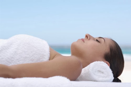 Thuốc cũng khó phát huy hết tác dụng nếu đặt sai vị trí. Bạn nên nằm xuống rồi nhẹ nhàng đưa thuốc vào bên trong âm đạo.