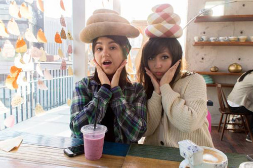 Thực khách có thể lựa chọn các hình nhồi bông độc đáo để chụp ảnh lưu niệm hoặc đội chúng lên đầu.