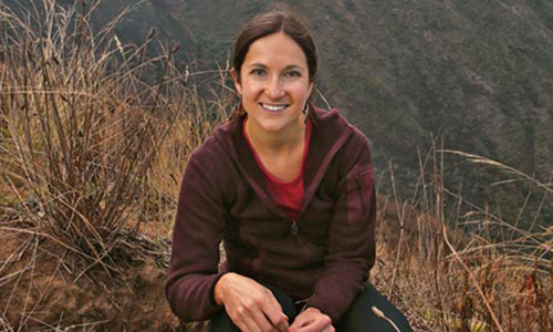 Chiếc áo ngực cũng tỏ ra được việc trong lần Jessica Bruinsma (24 tuổi, người Áo) mắc kẹt khi leo núi. Jessica gần như bị đánh gục trước thời tiết khắc nghiệt trên đỉnh núi suốt 70 giờ. Đúng lúc cô định bỏ cuộc thì một chiếc xe cứu hộ đi tới, Jessica nhanh chóng cởi áo ngực vẫy nhằm thu hút sự chú ý của mọi người rồi ném xuống phía dưới. Nhờ vậy, nhóm cứu hộ dễ dàng tìm thấy người gặp nạn, cấp cứu kịp thời.