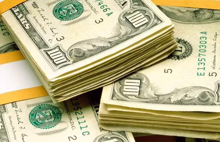 Khi xe đang di chuyển, nhóm cướp dùng súng tấn công đám đông, trong đó có Ivonete. Một tên bóp cò khiến đạn bay thẳng tới ngực bà. Điều kì diệu là Invonete không hề hấn gì nhờ lớp áo ngực cùng cuộn tiền dày bịch đã ngăn cản viên đạn khiến bà bị thương.