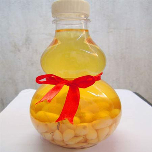 Tốt nhất, nếu bắt buộc phải dự đám tang, bạn nên ngậm gừng sống, nhấp một chút rượu tỏi, nước lá nhót… trước và sau khi viếng để bảo vệ sức khỏe. Những thực phẩm trên có nhiều dược tính tăng cường sức đề kháng cho cơ thể.