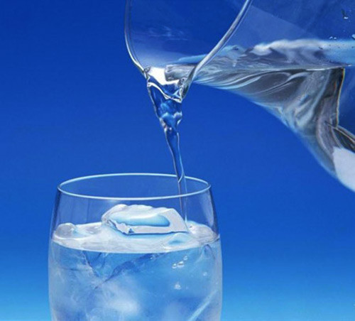 Trong khi đó bạn chỉ cần bỏ chút thời gian để đun sôi nước sạch là có thể tiết kiệm khoản tiền này.