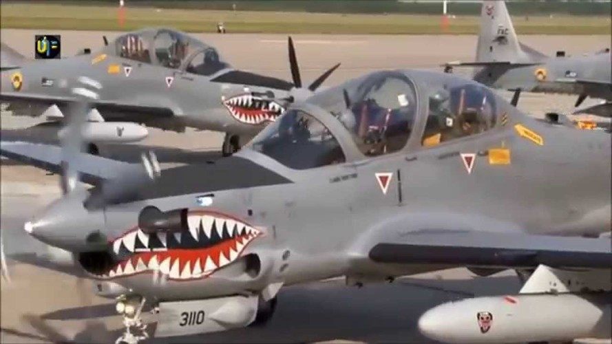 "Trong một cuộc chiến tranh hiện đại, điều vô cùng quan trọng là phải có ưu thế trên không. Tình trạng của Không quân Ukraine đang suy sụp: đến năm 2025, hầu hết các máy bay Su-27 và MiG-29 còn lại của Liên Xô sẽ phải bị loại bỏ.