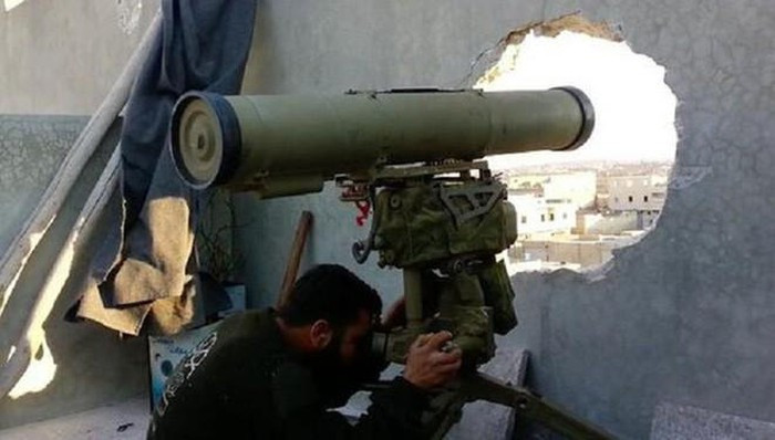 Thông số kỹ thuật cơ bản của tên lửa 9M113 Konkurs: Chiều dài: 1,15 m; đường kính: 0,135 m; sải cánh: 0,468 m; trọng lượng: 14,58 kg (26,5 kg cả ống phóng); đầu đạn: 2,7 kg HE.