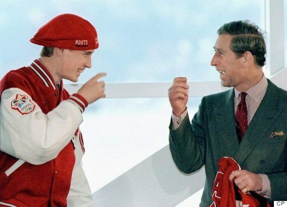  Pardon (sao cơ): Đây là một từ lịch sự dùng để hỏi lại khi bạn chưa nghe rõ. Tuy nhiên lạ lùng thay, các thành viên trong Hoàng gia Anh lại không được phép sử dụng từ này. Thay vào đó, họ sẽ dùng các từ bình dân như "What?" hay "Sorry?"