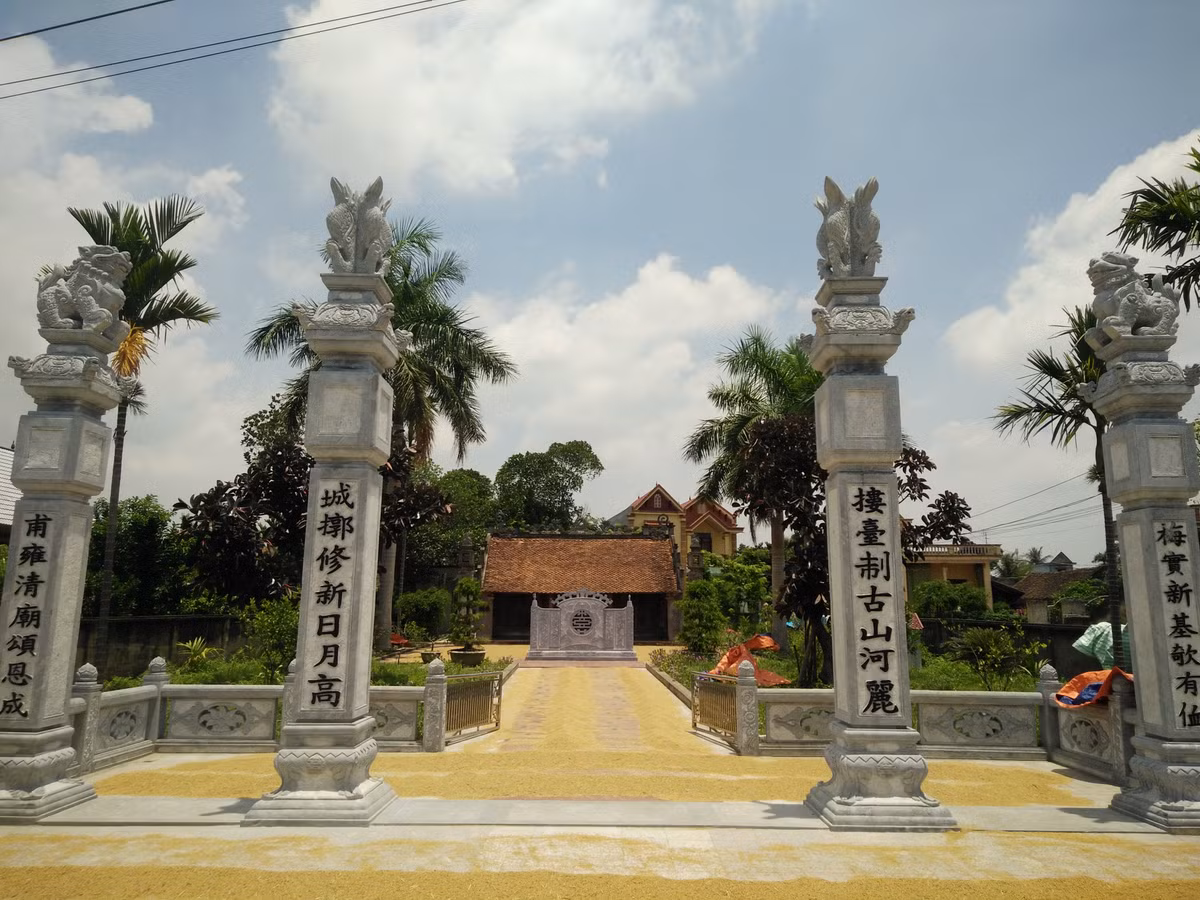 Đền thờ Nguyễn Chích, xóm 8, xã Đông Ninh, huyện Đông Sơn, Thanh Hóa.