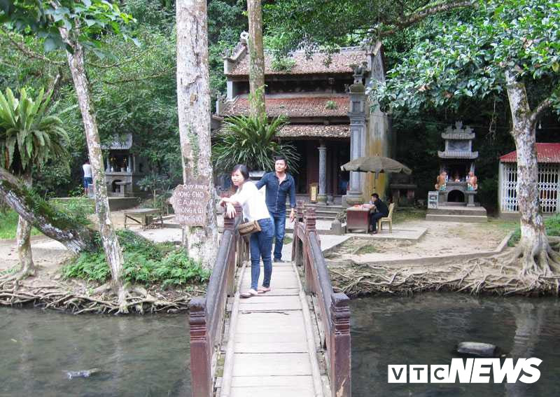 Đền thờ Thần Rắn là đền thờ đại tướng Ngao Vương?