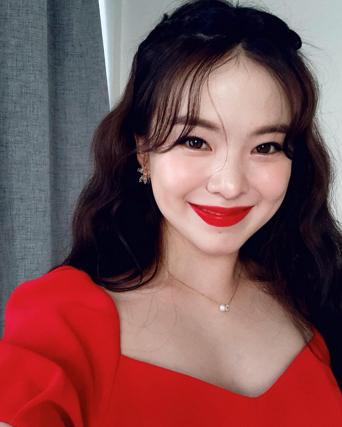 Cô là người mẫu nội y được yêu thích hàng đầu của showbiz Hàn Quốc.