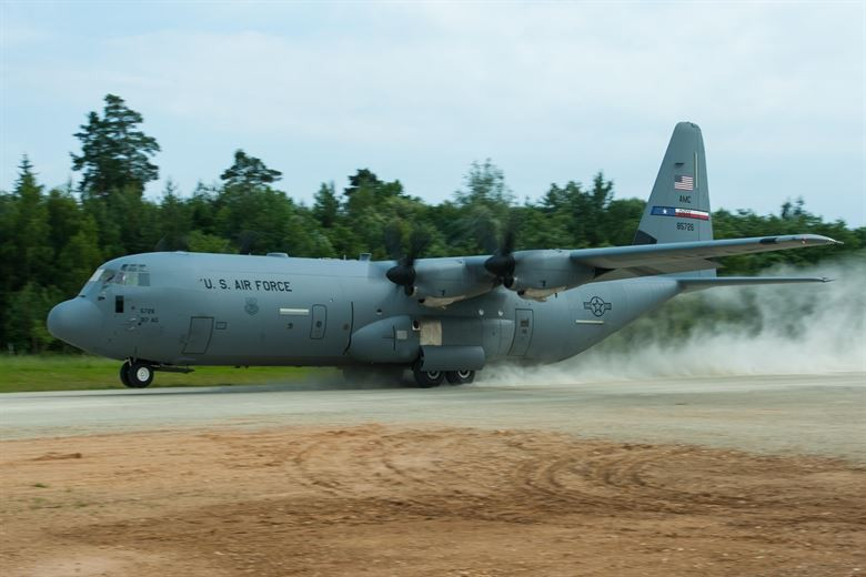 Lockheed Martin C-130 Hercules là loại máy bay vận tải chiến thuật hạng trung hoạt động trong không quân Mỹ và lực lượng vũ trang nhiều quốc gia khác trên thế giới.