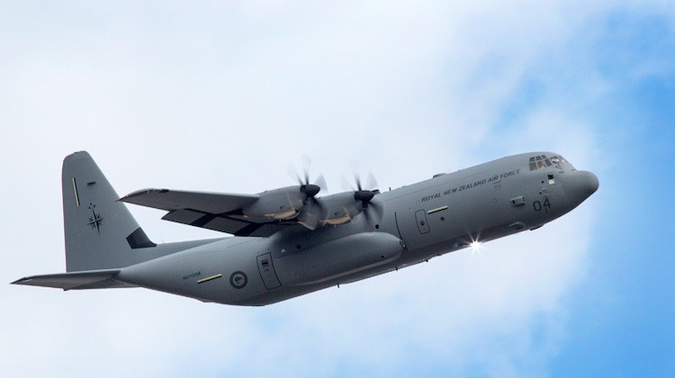 C-130J Super Hercules được trang bị 4 động cơ cánh quạt Rolls-Royce AE 2100D3 công suất 3.458 kW (4.637 mã lực) mỗi chiếc cho tốc độ tối đa 671 km/h, tầm hoạt động 5.250 km, trần bay 12.300 m.